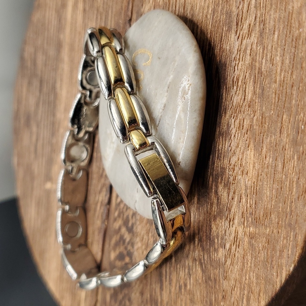 B2916 pain relief gold tone bracelet two‎ tone